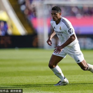 皇马1000万“赎身费”砸晕利物浦！阿诺德提前驾到伯纳乌，只为世俱杯？